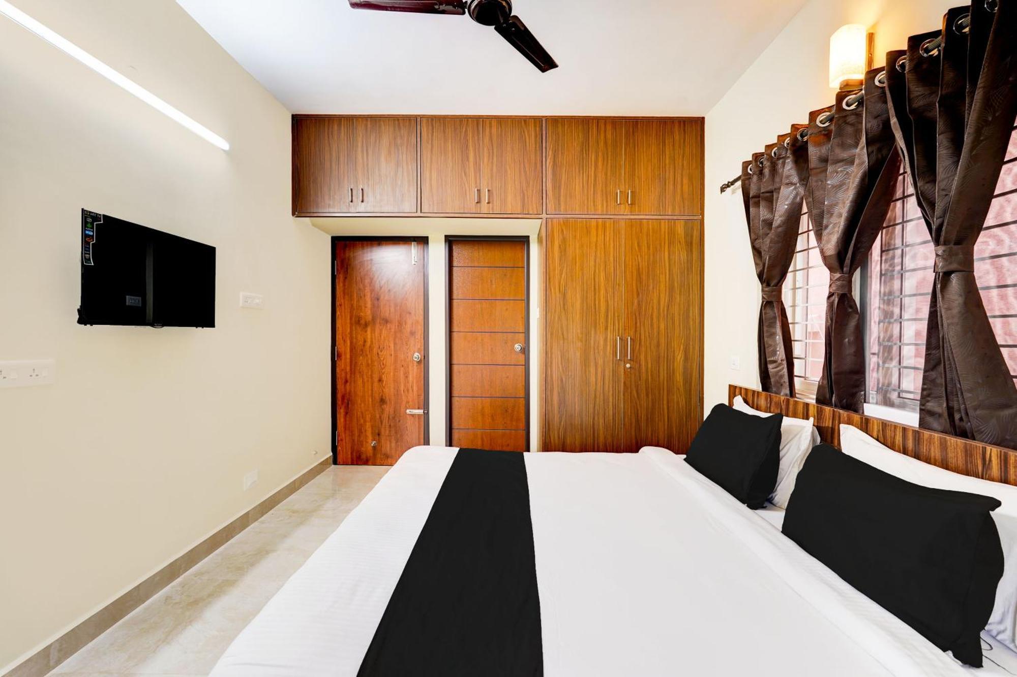 O Lucky Grand Residency Hotel 3*